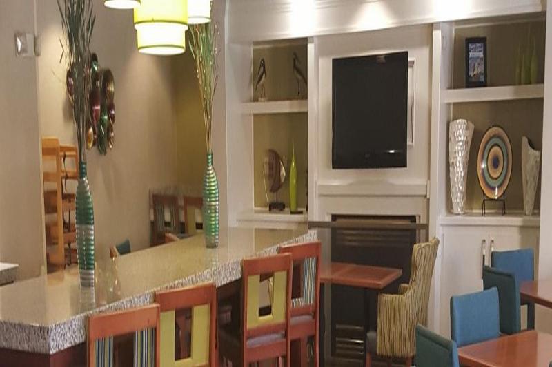 Holiday Inn Express & Suites Wilmington-University Center By Ihg Extérieur photo